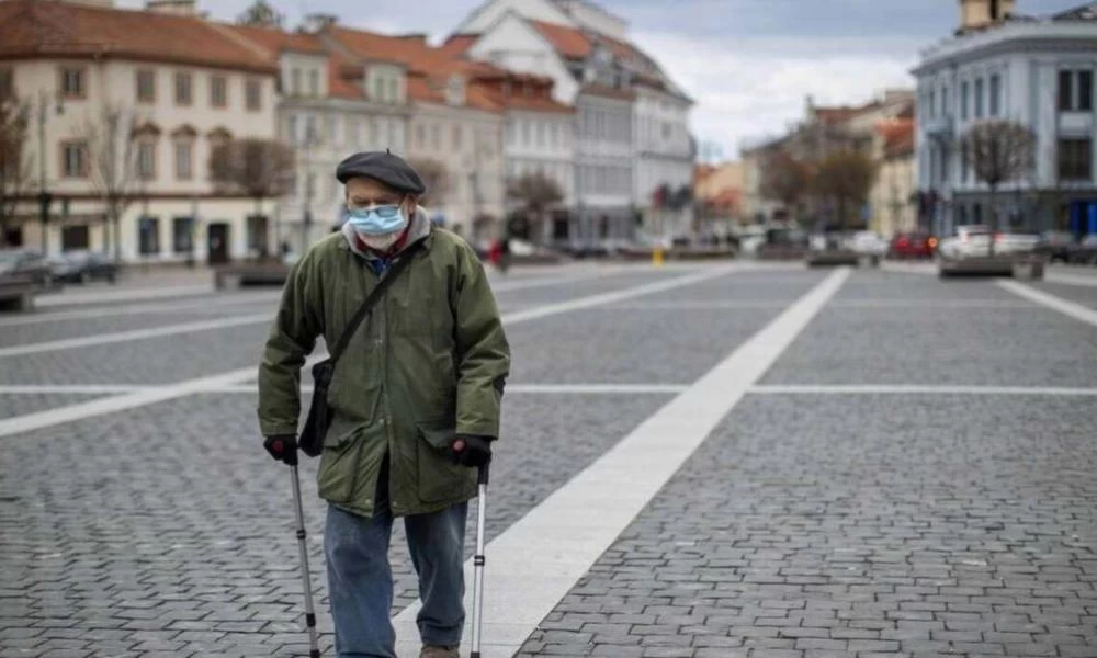 Λιθουανία: Δωράκι 100 ευρώ στους άνω των 75 ετών για να ''τσιμπηθούν''